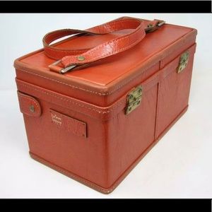 NO LONGER AVAILABLE Hartmann Luggage Travel Train Case w/ Key and Cosmetic Bag